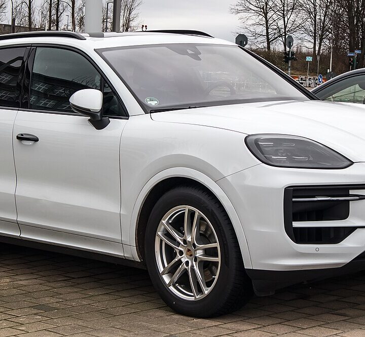 Is the Porsche Cayenne Electric the Best Luxury SUV?