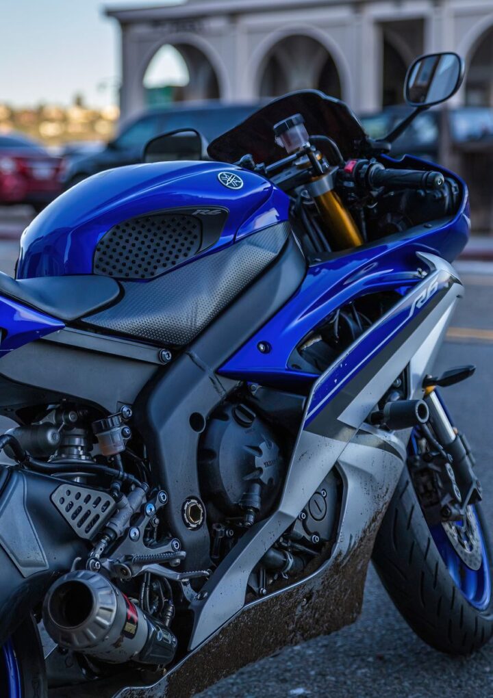 Yamaha YZF R2 launch: Best Proven Sportsbike at Rs 2.30 Lakh