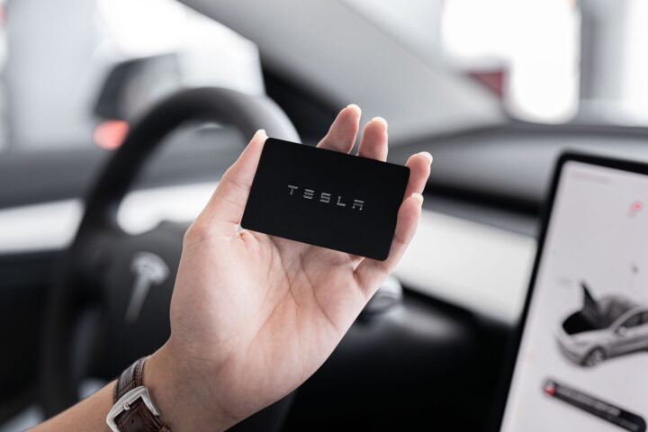 Tesla Roadster reveal delay: Is it worth the wait?